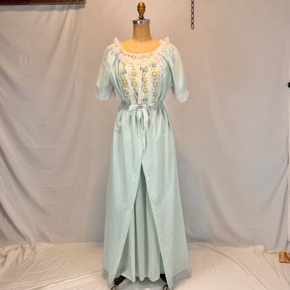 VINTAGE 60s cottage prairie floral embroidered nightgown robe housecoat set lace - Picture 8 of 17